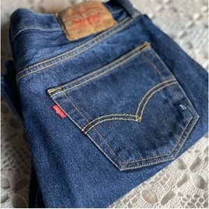 LEVI STRAYS 501 BLUE JEANS, ONE SMALL KNICK ON POCKET, BUTTON FLY, NWOT, 34/32